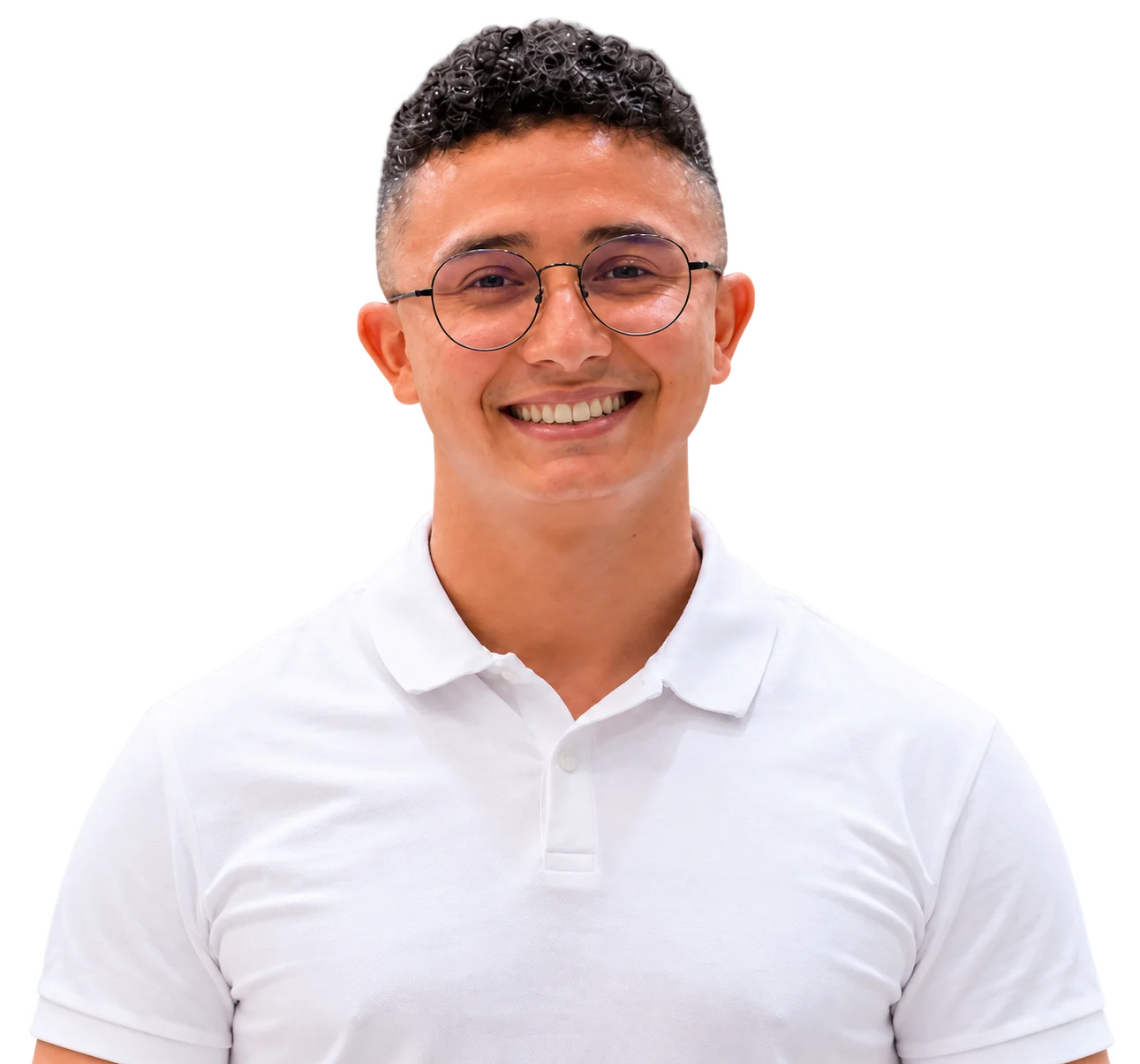 Antonio Walesson, psicólogo clínico, sorrindo de camisa polo branca